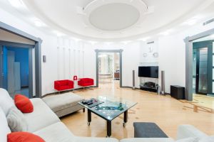 Сдам квартиру 3-х комнатную с общей площадью 130м2, 2/18 эт., на улице 1-й смоленский пер, Арбат (ЦАО) район, г. Москва, Москва, Россия, агентство Penny Lane Realty