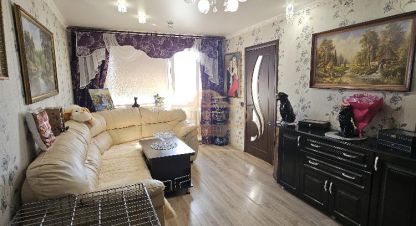 Продам квартиру 4-х комнатную с общей площадью 61м2, 5/5 эт., на улице РАБОЧАЯ, г. Тосно, Ленинградская обл., Россия, агентство Адресат. Фотография №1