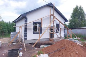 Продам дом 3-х комнатный с общей площадью 60м2, на улице Толстого, г. Бобровский, Свердловская обл., Россия, агентство Артис Про