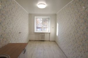 Продам комнату с общей площадью 12.4м2, 1/5 эт., на улице 80 гвардейской дивизии ул, Октябрьский район, г. Барнаул, Алтайский край, Россия, агентство Миэль офис в Барануле