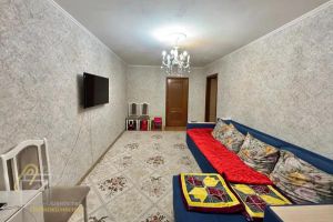 Продам квартиру 2-х комнатную с общей площадью 44.5м2, 5/5 эт., на улице Челюскинцев, г. Новосибирск, Новосибирская обл., Россия, агентство Главное звено