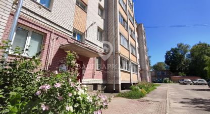 Продам квартиру 1 комнатную с общей площадью 38.1м2, 1/5 эт., на улице Братьев орловых, г. Рыбинск, Ярославская обл., Россия, агентство Ваш Вариант. Фотография №1