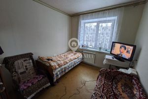 Продам квартиру 3-х комнатную с общей площадью 63.5м2, 3/9 эт., на улице Космонавтов, г. Ярославль, Ярославская обл., Россия, агентство Ваш Вариант