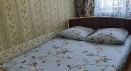 Сдам квартиру 1 комнатную с общей площадью 32м2, 1/5 эт., на улице Пр-кт мира, г. Омск, Омская обл., Россия, агентство Электронный риэлтор. Фотография №1