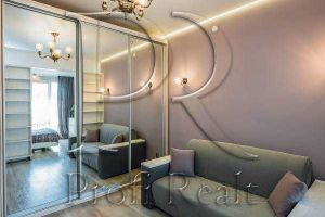 Продам квартиру 3-х комнатную с общей площадью 86м2, 2/2 эт., на улице Салютна вулиця, г. Гатное , Киевская обл., Украина, агентство Aspo.biz