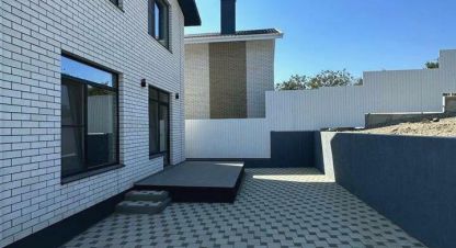 Продам дом 5-ти комнатный с общей площадью 130м2, на улице Северная, г. Красный курган, Краснодарский край, Россия, агентство Монополия. Фотография №1