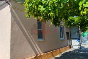 Продам квартиру 2-х комнатную с общей площадью 56.7м2, 1/1 эт., на улице Лермонтова, г. Ессентуки, Ставропольский край, Россия, агентство Альфа-Н