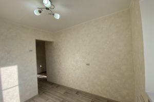 Продам квартиру 1 комнатную с общей площадью 37м2, 5/5 эт., на улице Спортивная, г. Нижневартовск, Ханты-Мансийский авт. окр., Россия, агентство Интернет-партнер