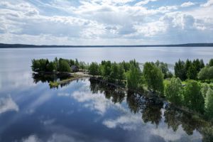 Продам дом 6-ти комнатный с общей площадью 580м2, на улице Чуйнаволок д, г. Чуйнаволок, Карелия респ., Россия, агентство Интернет-партнер