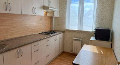 Продам квартиру 1 комнатную с общей площадью 36.8м2, 2/3 эт., на улице Балебина, г. Янтарный, Калининградская обл., Россия, агентство Интернет-партнер. Фотография №1