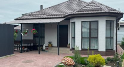 Продам дом 2-х комнатный с общей площадью 73.8м2, на улице Полевая, г. Красный курган, Краснодарский край, Россия, агентство Интернет-партнер. Фотография №1