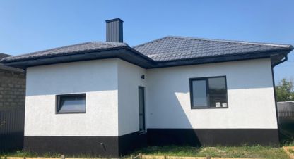Продам дом 3-х комнатный с общей площадью 95м2, на улице Каштановая (южное тер  днт) ул, г. Красный курган, Краснодарский край, Россия, агентство Интернет-партнер. Фотография №1