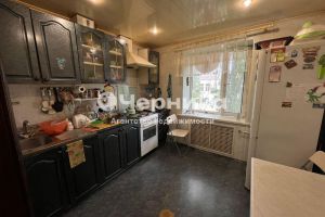 Продам квартиру 2-х комнатную с общей площадью 48м2, 5/5 эт., на улице Ленина, г. Шахты, Ростовская обл., Россия, агентство АН Черника