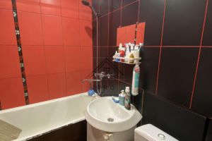 Продам квартиру 1 комнатную с общей площадью 33м2, 2/5 эт., на улице Урицкого, г. Ярославль, Ярославская обл., Россия, агентство PRO недвжимость