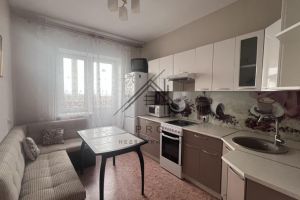Продам квартиру 1 комнатную с общей площадью 36м2, 5/17 эт., на улице Угличская, г. Ярославль, Ярославская обл., Россия, агентство PRO недвжимость