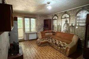 Продам квартиру 2-х комнатную с общей площадью 50м2, 2/9 эт., на улице Россия татарстан респ зеленодольский  зеленодольск фрунзе, г. Зеленодольск, Татарстан респ., Россия, агентство АН Centroom
