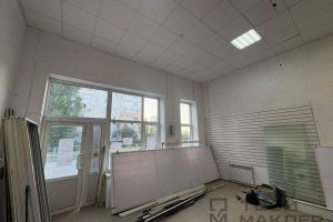 Сдам торговое помещение с общей площадью 62м2, на улице антонова, г. Пенза, Пензенская обл., Россия, агентство Твой Маклер