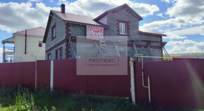 Продам дом 6-ти комнатный с общей площадью 244м2, на улице Красносельская, г. Коттеджный посёлок приуральский, Челябинская обл., Россия, агентство РиоЛюкс. Фотография №1