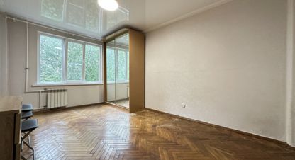 Продам квартиру 1 комнатную с общей площадью 30.1м2, 3/5 эт., на улице Большевиков пр-кт, Невский район, г. Санкт-Петербург, Санкт-Петербург, Россия, агентство Интернет-партнер. Фотография №1