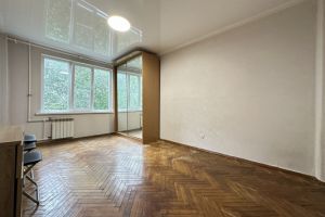 Продам квартиру 1 комнатную с общей площадью 30.1м2, 3/5 эт., на улице Большевиков пр-кт, Невский район, г. Санкт-Петербург, Санкт-Петербург, Россия, агентство Интернет-партнер