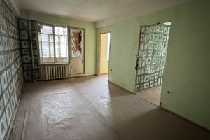 Продам квартиру 3-х комнатную с общей площадью 48м2, 3/5 эт., на улице Гамидова пр-кт, Ленинский район, г. Махачкала, Дагестан респ., Россия, агентство Интернет-партнер