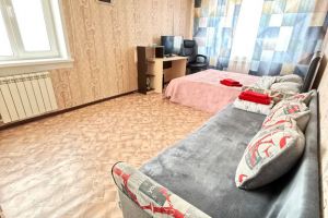 Сдам квартиру 1 комнатную с общей площадью 30м2, 3/5 эт., на улице Портовая, г. Магадан, Магаданская обл., Россия, агентство JCat