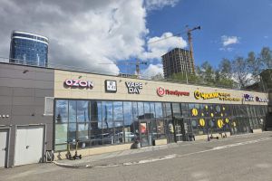 Сдам торговое помещение с общей площадью 450м2, на улице Максима Горького, Октябрьский район, г. Ижевск, Удмуртия респ., Россия, агентство JCat