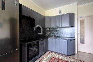 Продам квартиру 1 комнатную с общей площадью 43.2м2, 5/9 эт., на улице Рассветная, г. Посёлок мебельной фабрики, Московская обл., Россия, агентство Новый Формат