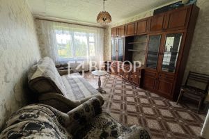 Продам квартиру 2-х комнатную с общей площадью 50м2, 1/9 эт., на улице Мкр машиностроитель, г. Родники, Ивановская обл., Россия, агентство Вектор