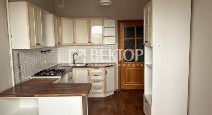 Продам квартиру 2-х комнатную с общей площадью 67м2, 6/9 эт., на улице Войкова, Центральный район, г. Кострома, Костромская обл., Россия, агентство Вектор. Фотография №1
