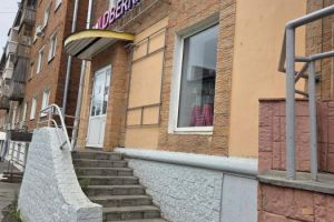 Сдам торговое помещение с общей площадью 78.3м2, на улице Коммунаров, Первомайский район, г. Ижевск, Удмуртия респ., Россия, агентство JCat