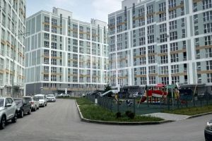 Продам квартиру 2-х комнатную с общей площадью 64м2, 1/9 эт., на улице Братьев манганари, г. Севастополь, Крым авт. респ., Россия, агентство Среда