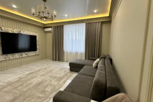 Продам квартиру 2-х комнатную с общей площадью 75м2, 8/8 эт., на улице Красивый пер, г. Нальчик, Кабардино-Балкария респ., Россия, агентство Интернет-партнер