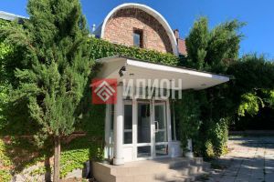 Продам дом 4-х комнатный с общей площадью 184.9м2, на улице Подводников, г. Подгорное, Крым авт. респ., Россия, агентство Илион