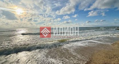 Купить квартиру 1 комнатную, 45 кв. м. Фотография №1 Продам квартиру 1 комнатную с общей площадью 45м2, 3/3 эт., на улице Качинское шоссе, г. Орловка, Крым авт. респ., Россия, агентство Илион. Фотография №1