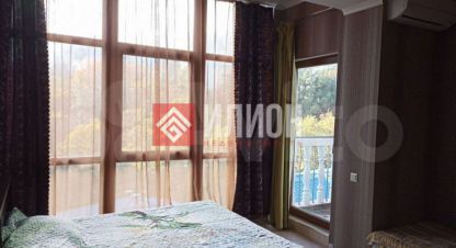 Купить 1 комнатную квартиру на улице Набережная г. Алушта . Фотография №4