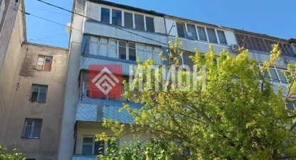 Продам квартиру 1 комнатную с общей площадью 21.5м2, 5/5 эт., на улице Комиссара морозова, г. Штурмовое пос., Крым авт. респ., Россия, агентство Илион. Фотография №1