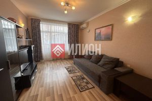 Продам квартиру 1 комнатную с общей площадью 51.3м2, 1/3 эт., на улице Качинское шоссе, г. Орловка, Крым авт. респ., Россия, агентство Илион