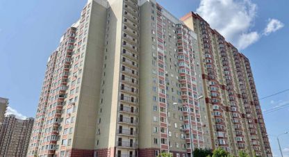 Продам квартиру 2-х комнатную с общей площадью 56.3м2, 4/18 эт., на улице Дмитриева, г. Балашиха, Московская обл., Россия, агентство ИП Рудешко И.А.. Фотография №1