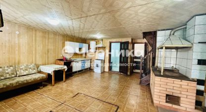 Продам дом 4-х комнатный с общей площадью 120м2, на улице Центральная, г. Зверево, Ростовская обл., Россия, агентство АН Черника. Фотография №1