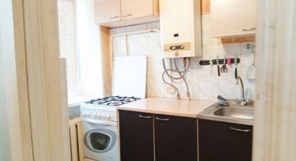 Продам квартиру 1 комнатную с общей площадью 25.5м2, 1/5 эт., на улице Ярмарочный проезд, Канавинский район, г. Нижний Новгород, Нижегородская обл., Россия, агентство Интернет-партнер. Фотография №1