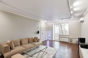 Продам квартиру 4-х комнатную с общей площадью 92.6м2, 4/8 эт., на улице Каширское шоссе, Нагатино-Садовники (ЮАО) район, г. Москва, Москва, Россия, агентство Интернет-партнер