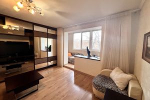 Продам квартиру 1 комнатную с общей площадью 36м2, 1/5 эт., на улице Пионерская ул, Южный район, г. Новороссийск, Краснодарский край, Россия, агентство Интернет-партнер