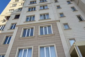 Продам квартиру 4-х комнатную с общей площадью 118м2, 3/10 эт., на улице Московская, г. Нальчик, Кабардино-Балкария респ., Россия, агентство Интернет-партнер