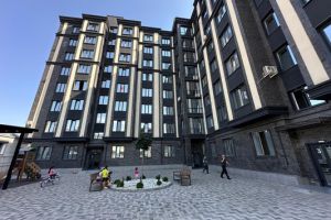 Продам квартиру 2-х комнатную с общей площадью 76м2, 8/8 эт., на улице Кабардинская ул, г. Нальчик, Кабардино-Балкария респ., Россия, агентство Интернет-партнер