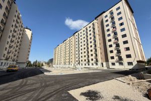 Продам квартиру 2-х комнатную с общей площадью 80м2, 1/11 эт., на улице Кабардинская, г. Нальчик, Кабардино-Балкария респ., Россия, агентство Интернет-партнер