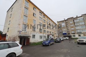 Продам комнату с общей площадью 40м2, 3/5 эт., на улице Швейников пер, г. Магадан, Магаданская обл., Россия, агентство Империя Недвижимости Продам комнату с общей площадью 40м2, 3/5 эт., на улице Швейников пер, г. Магадан, Магаданская обл., Россия, агентство Империя Недвижимости