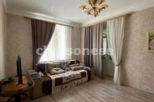 Продам квартиру 2-х комнатную с общей площадью 58м2, 2/3 эт., на улице Надеждинцев, Нахимовский район, г. Севастополь, Крым авт. респ., Россия, агентство Херсонес Недвижимость