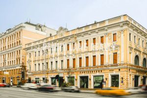 Продам торговое помещение с общей площадью 1703.6м2, на улице Тверская, Тверской (ЦАО) район, г. Москва, Москва, Россия, агентство Penny Lane Realty