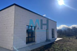 Продам дом 3-х комнатный с общей площадью 99м2, на улице Магсумова, г. Передовое, Крым авт. респ., Россия, агентство Мастера Недвижимости Продам дом 3-х комнатный с общей площадью 99м2, на улице Магсумова, г. Передовое, Крым авт. респ., Россия, агентство Мастера Недвижимости